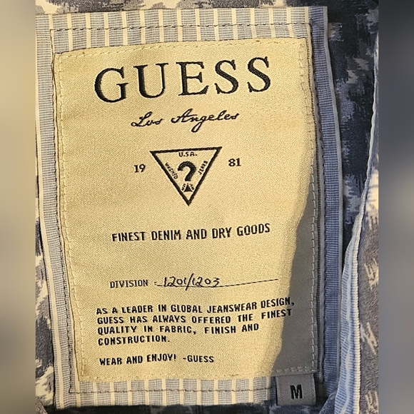 Men's Guess Blue Patterned Button-Up Shirt. Like New Condition. Size M. - Picture 8 of 9
